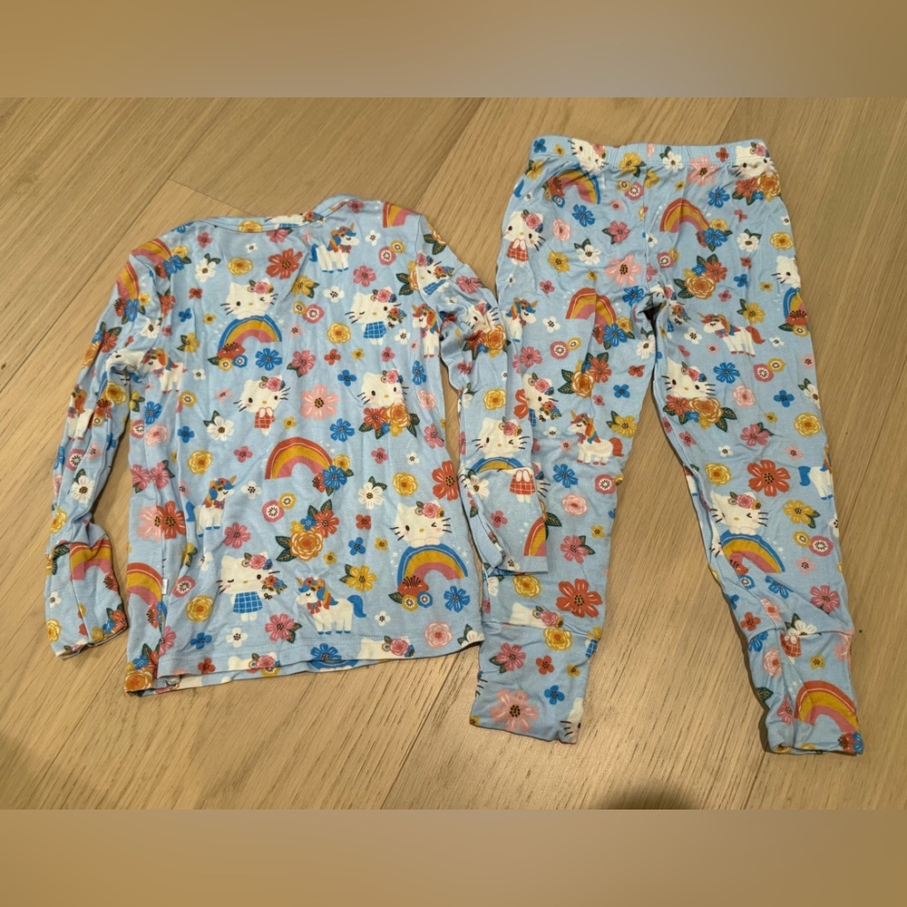 Posh Peanut x Hello Kitty Sanrio bamboo viscose pajamas 2T - Picture 4 of 4